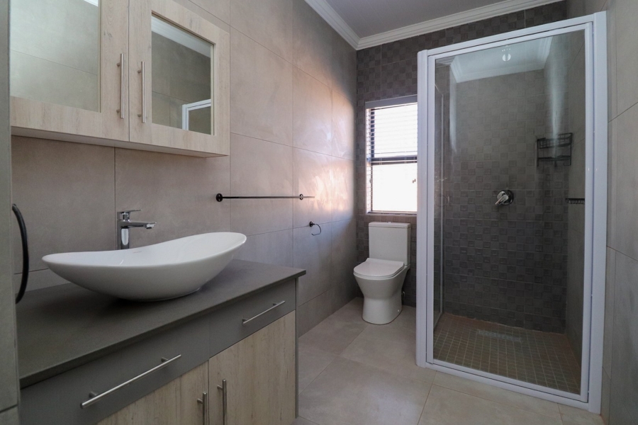 To Let 3 Bedroom Property for Rent in Flamwood North West